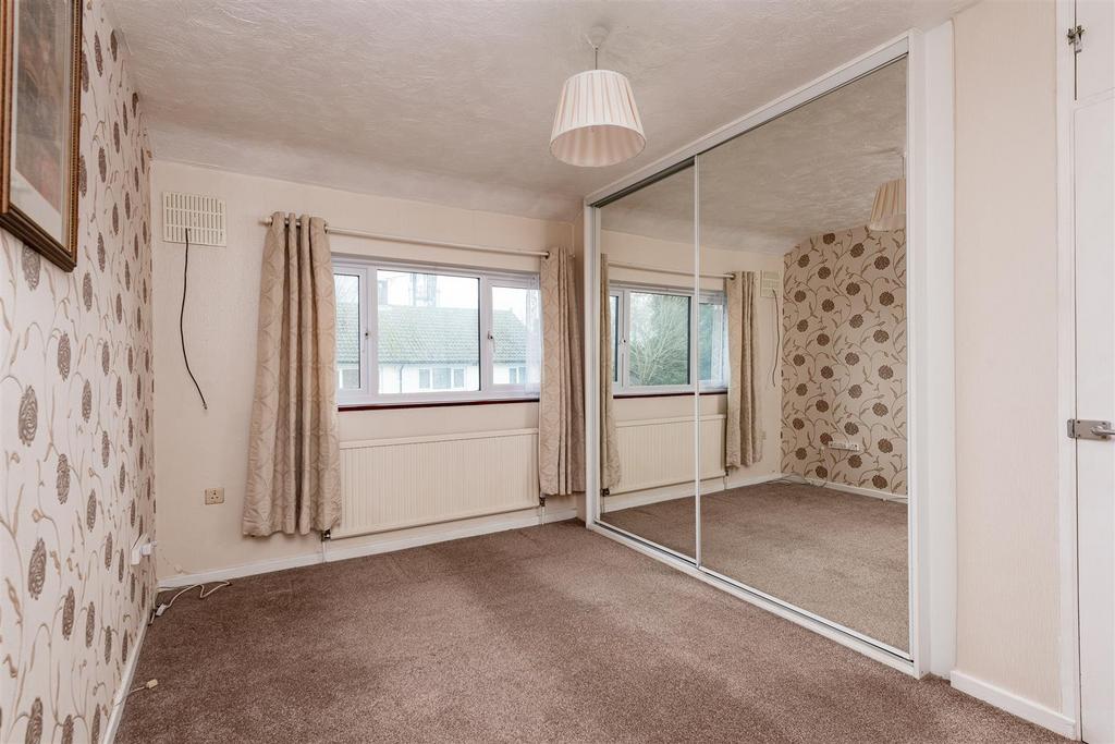 3 Horwood Close bedroom2.jpg