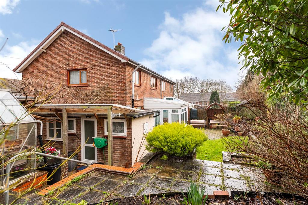 3 Horwood Close garden4.jpg