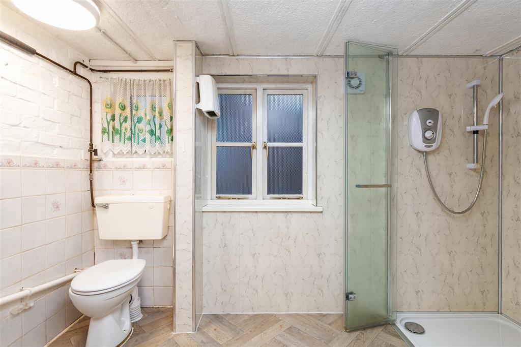 3 Horwood Close shower room.jpg