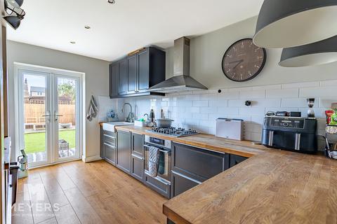 5 bedroom end of terrace house for sale, Poole BH15
