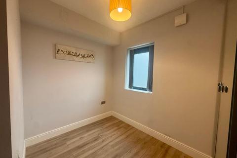 2 bedroom apartment to rent, 111 Gardner Close, Wanstead