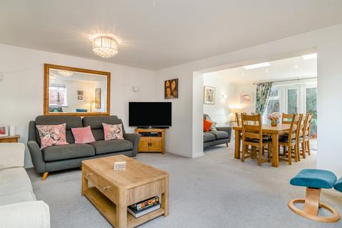 undefined, Clos Ystwyth, Caldicot