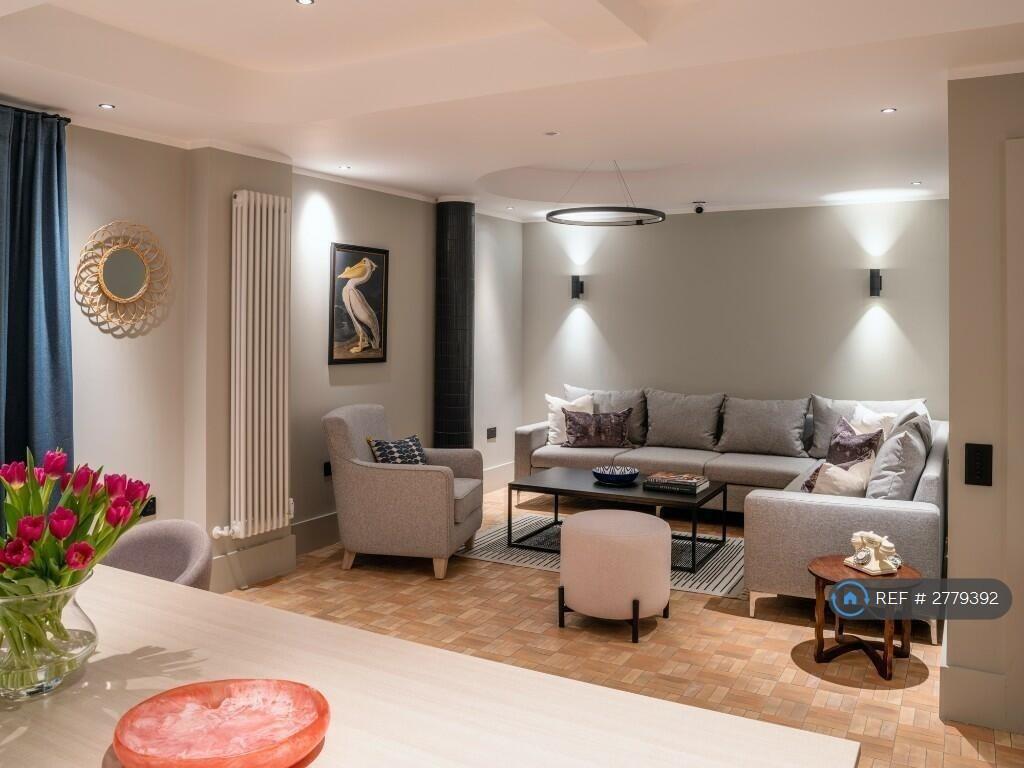Communal Lounge