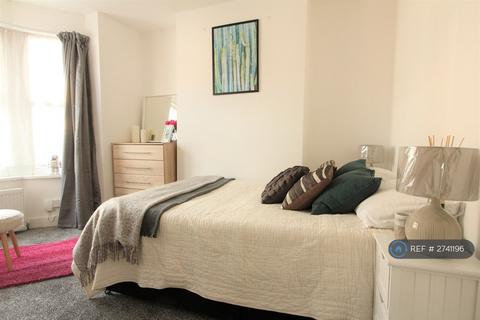 undefined, St. Edwards Road, Reading, RG6