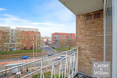 2 bedroom apartment for sale, Longbridge Road, Barking, Essex