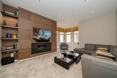 3 bedroom flat for sale, Hamlet Gardens, London W6