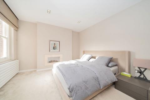 3 bedroom flat for sale, Hamlet Gardens, London W6