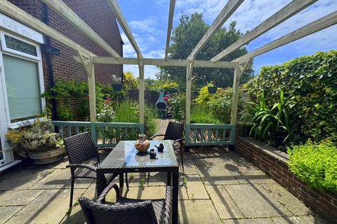 4 bedroom detached house for sale, Woodcroft Drive, Eastbourne