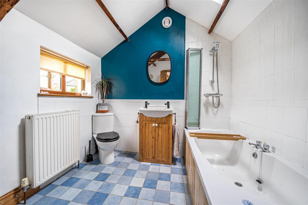 Flete View Bathroom.jpg