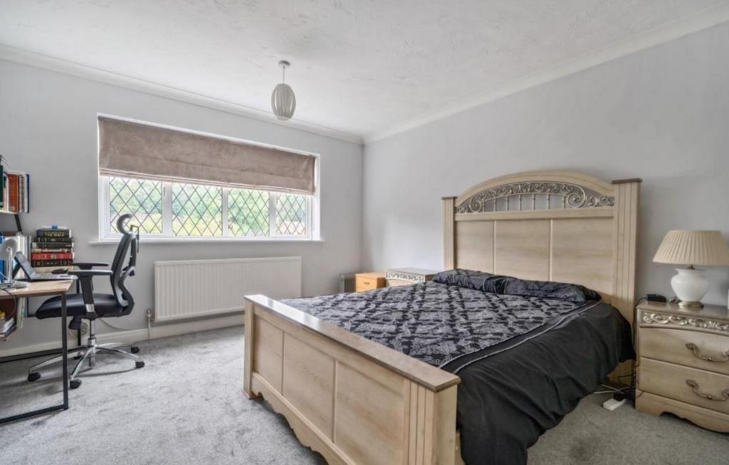 Bedroom 1.JPG