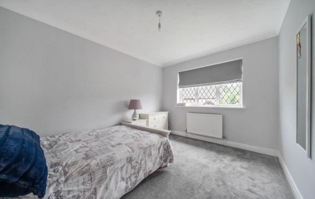 Bedroom 2.JPG