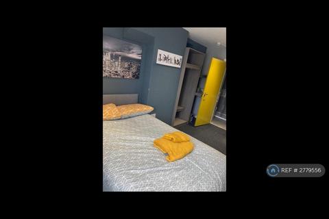 undefined, Hollinwood, Oldham, OL8