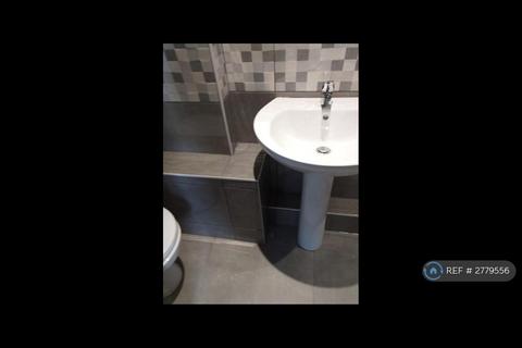 undefined, Hollinwood, Oldham, OL8