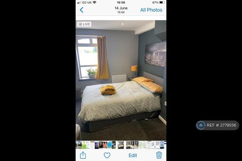 undefined, Hollinwood, Oldham, OL8