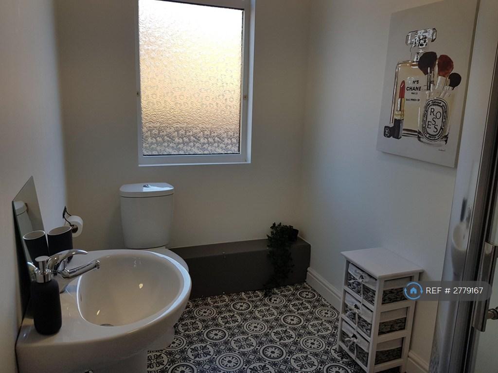 Family Shower Room