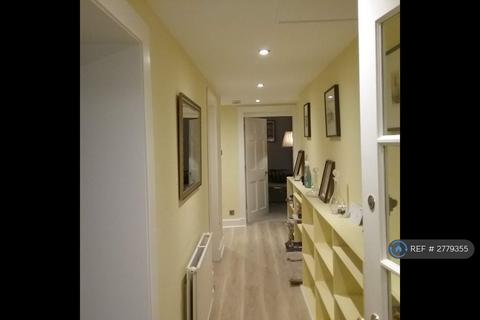 2 bedroom flat to rent, Stockbridge, Edinburgh, EH3