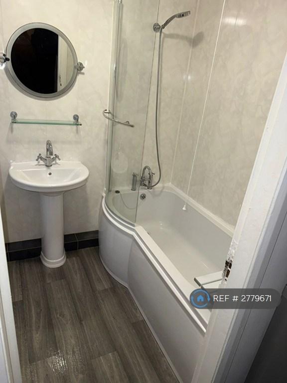 Bath With Shower