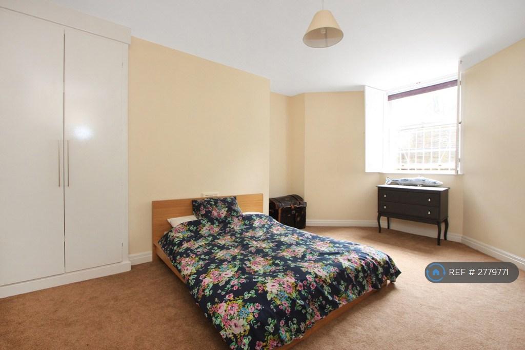 Large Bedroom