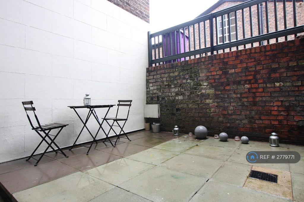 Private Court Yard