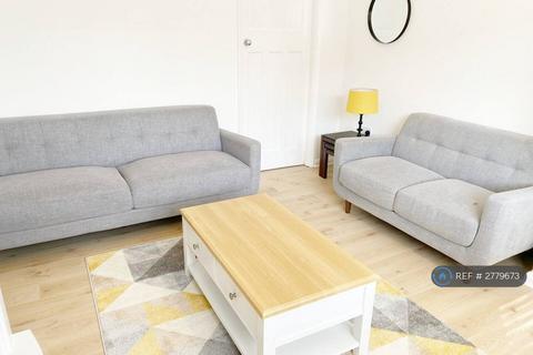 2 bedroom semi-detached house to rent, Bristol Road, Luton, LU3