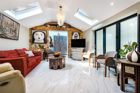 3 bedroom bungalow to rent, Middle Hill, Englefield Green, Egham, TW20