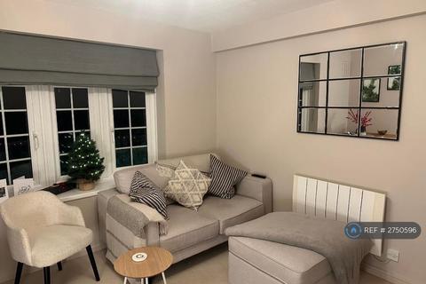 1 bedroom flat to rent, Ashdown Way, London, SW17