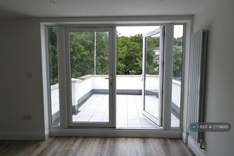 2 bedroom flat to rent, Court Wood Lane, Croydon, CR0