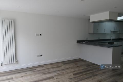 2 bedroom flat to rent, Court Wood Lane, Croydon, CR0