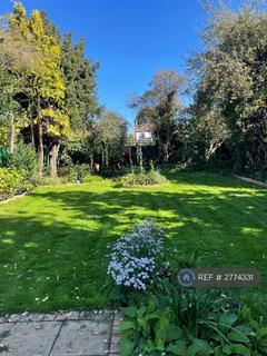 undefined, Gunnersbury Avenue, London, W5