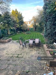 undefined, Gunnersbury Avenue, London, W5