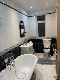 undefined, Gunnersbury Avenue, London, W5