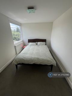 2 bedroom flat to rent, High Cross Road, London, N17