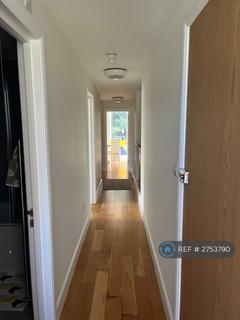 2 bedroom flat to rent, High Cross Road, London, N17