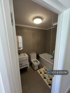 2 bedroom flat to rent, High Cross Road, London, N17