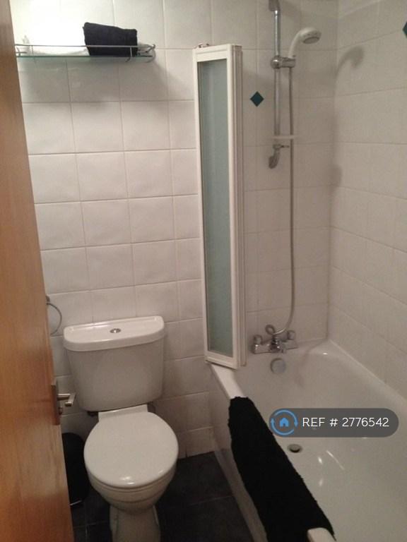 Bathroom With Shower, Toilet &amp; Basin
