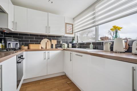 2 bedroom ground floor flat for sale, Cherry Orchard, Amersham