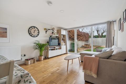 2 bedroom ground floor flat for sale, Cherry Orchard, Amersham
