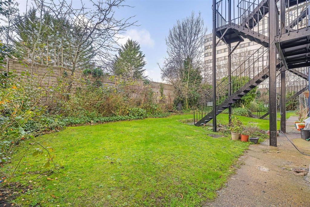 Avenue Court-10.JPG