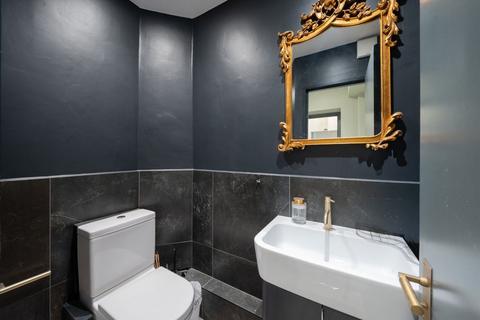 2 bedroom flat for sale, Holland Park Avenue, London W11