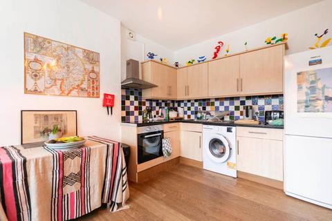 2 bedroom flat to rent, Anson Road, London NW2