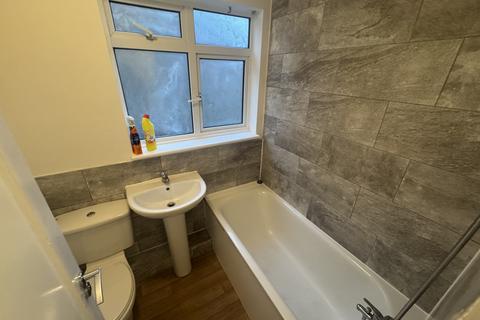 2 bedroom flat to rent, London BR3