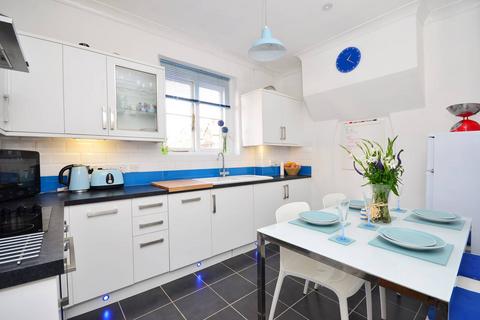 undefined, York Road, Guildford, GU1