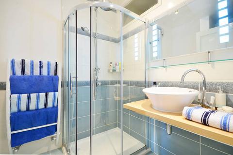 undefined, York Road, Guildford, GU1