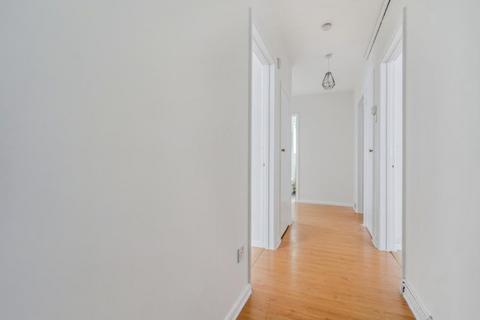 2 bedroom apartment to rent, The Drive, Northwood HA6