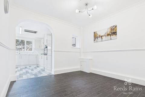 3 bedroom semi-detached house for sale, Airedale Road, West Yorkshire WF10