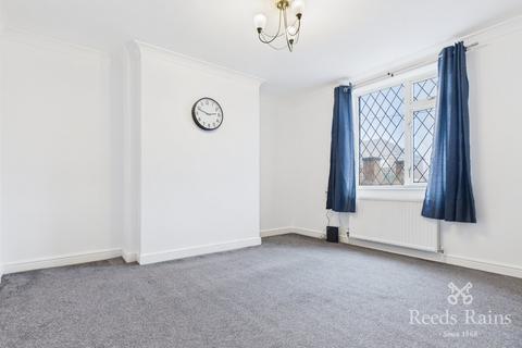 3 bedroom semi-detached house for sale, Airedale Road, West Yorkshire WF10