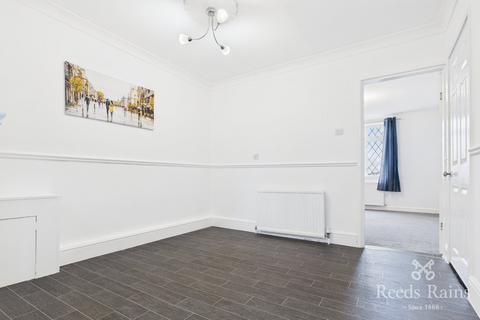 3 bedroom semi-detached house for sale, Airedale Road, West Yorkshire WF10