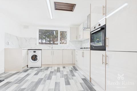 3 bedroom semi-detached house for sale, Airedale Road, West Yorkshire WF10