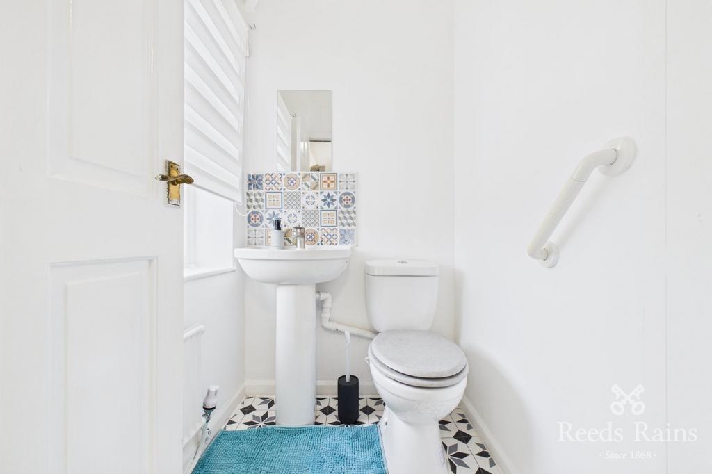 En-Suite Cloak