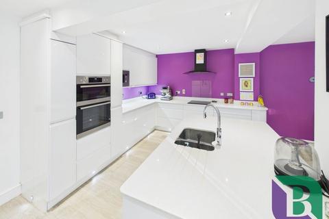 4 bedroom semi-detached house for sale, Theydon Avenue, Milton Keynes MK17